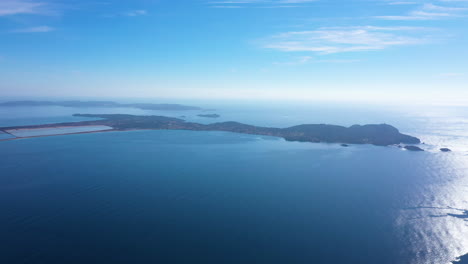 Hyeres-peninsula-tour-fondue-aerial-shot-island-Porquerolles-aerial-sunny-day